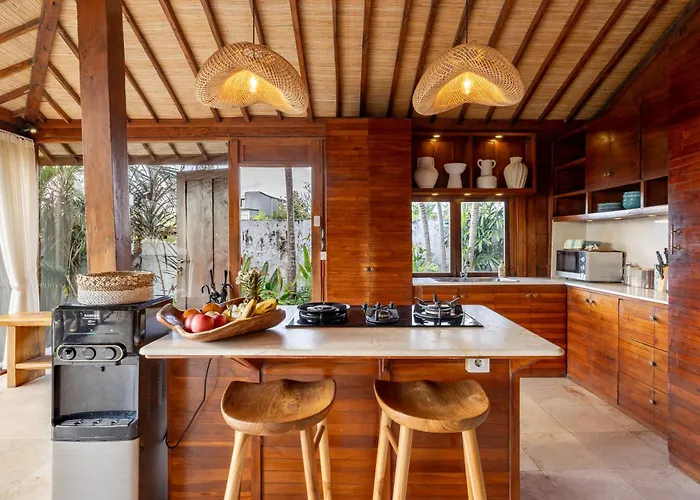 Villa Kayu 3Br By Santi Management Canggu (Bali)